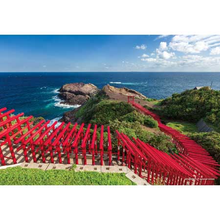 壮観たる鳥居・元乃隅神社（山口）