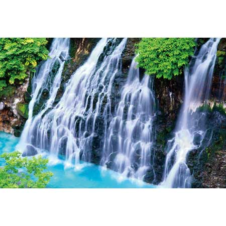 美瑛の絶景白ひげの滝（北海道）