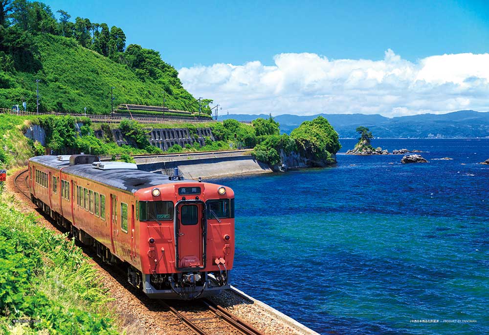 氷見線と富山湾（富山）