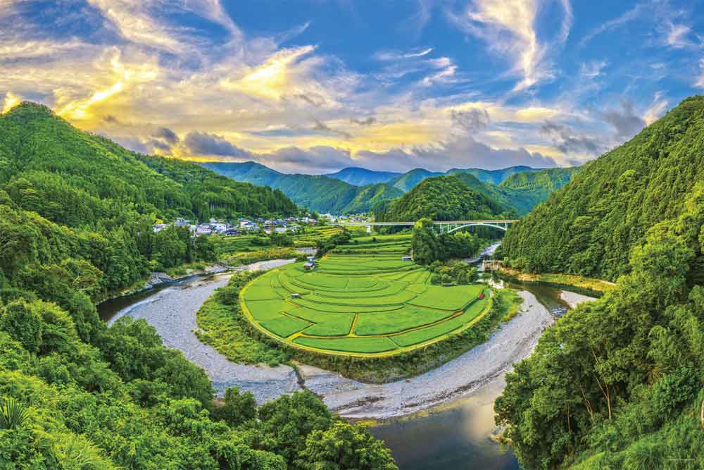 黄昏の空とあらぎ島（和歌山）